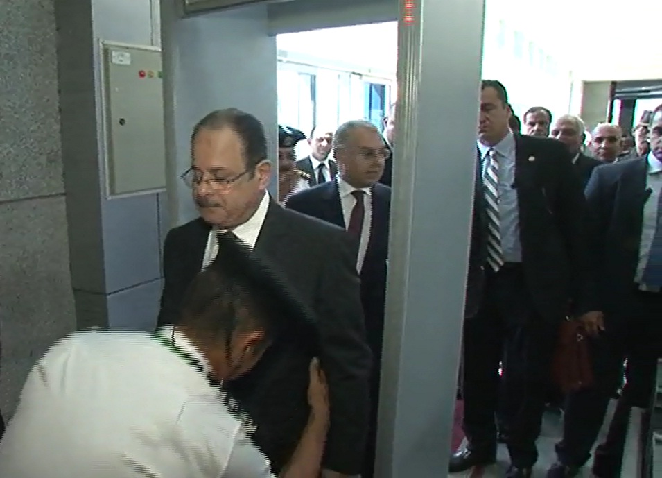 صور تفتيش وزير الداخلية