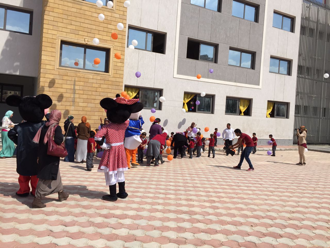 “وزير الإسكان” يضع حجر الأساس لأول مدرسة يابانية في بني سويف