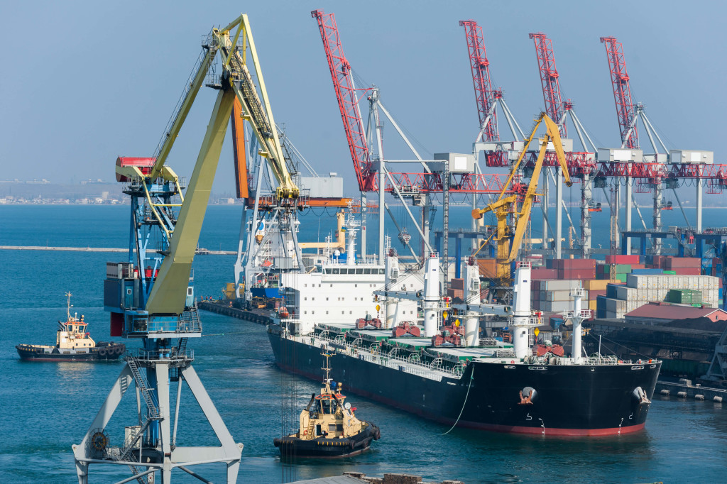 العامة للمستوردين تشتكى تعويم الجنيه قبل توفير الدولار فى البنوك