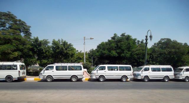 محافظ الأسكندرية يجتمع بممثلى السائقين لوضع تعريفة المواصلات الجديدة