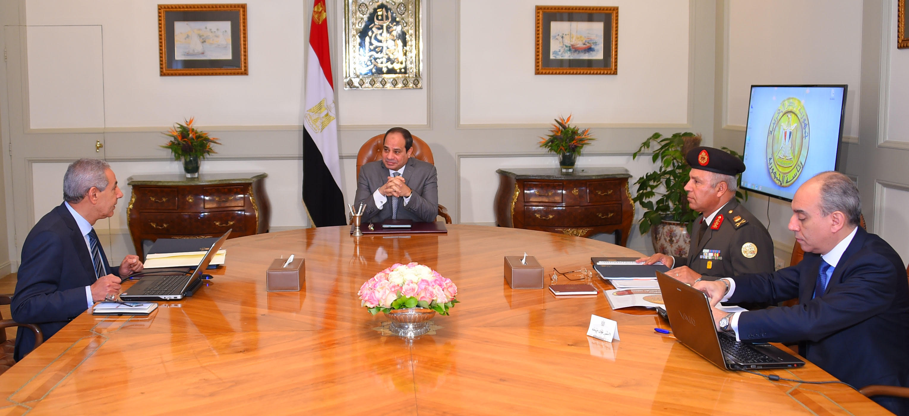 السيسي يبحث مع وزير الصناعة طرح المزيد من الأراضي الصناعية الجديدة المرفقة