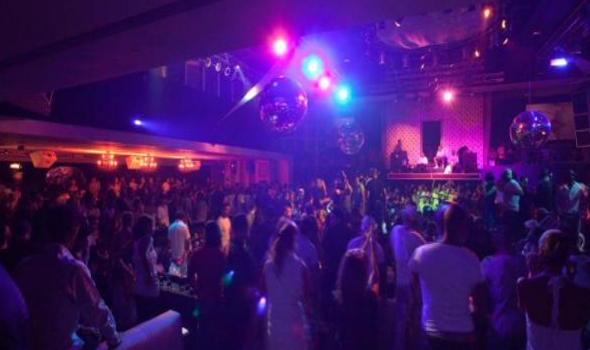 تذاكر حفلات رأس السنة تبدأ من 602 جنيه حتى 15 ألفاً