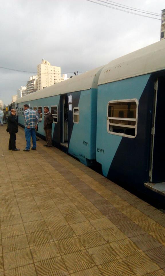 بالصور..”السكك الحديدية” تشغل 4 رحلات مميزة لقطار أبو قير بـ 5 جنيه للتذكرة