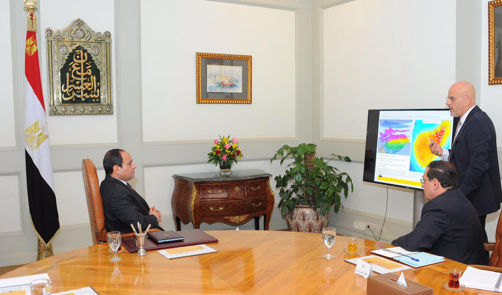 رئيس “إيني” الإيطالية لـ “السيسي” .. 3.5 مليار دولار استثماراتنا في مصر 2017