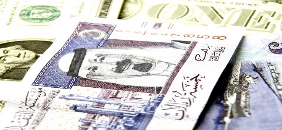 نقص فئات الريال الصغيرة يربك تعاملات الصرافات السعودية