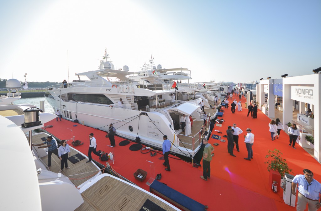 بالصور.. 450 يختًا في الدورة 25 لمعرض دبي العالمي للقوارب