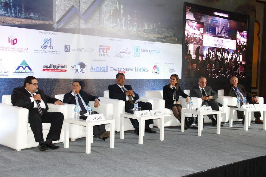 الجلسة الأولى لـ”قمة سوق المال”: دفعة قوية من الحكومة للتمويل غير المصرفى