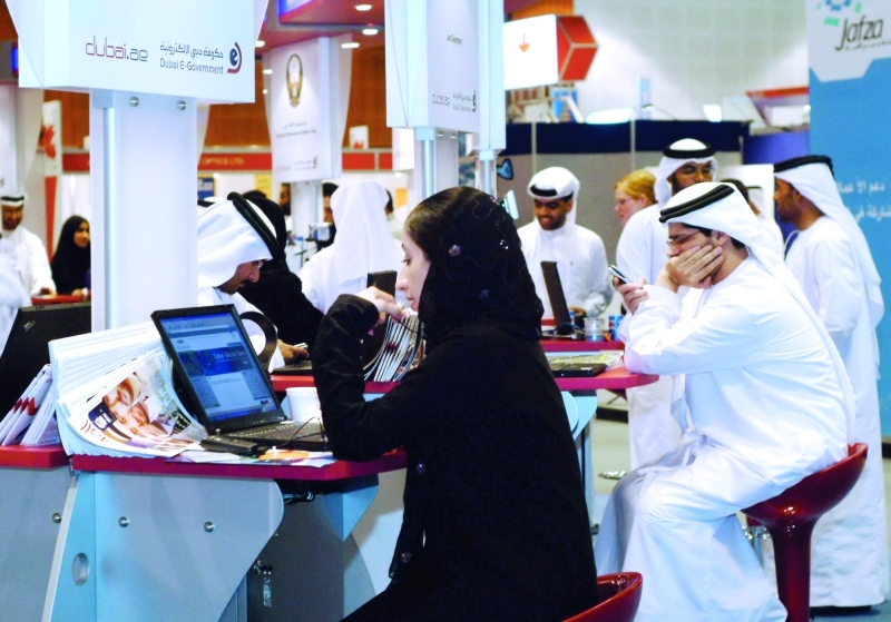 سوق الاتصالات الإماراتي يضيف 1.18 مليون مشترك خلال عام