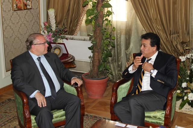 الجامعة الكندية