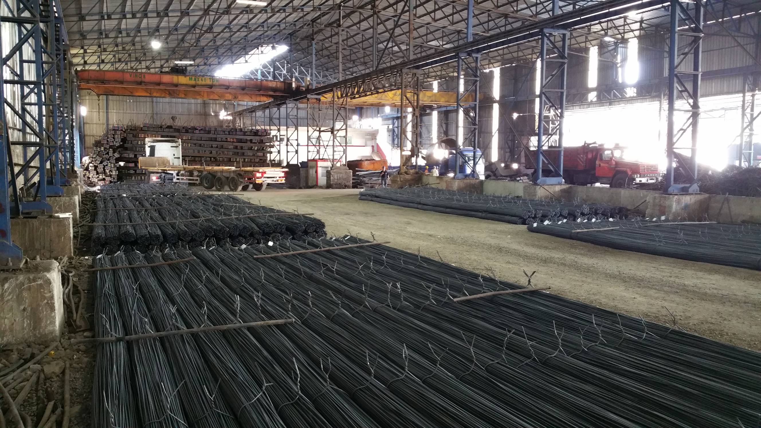 6 مصانع ترفع أسعار الحديد بين 200 و350 جنيه للطن من أرض المصنع