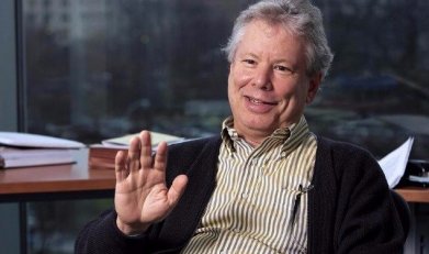 رائد علم التمويل السلوكى يفوز بـ”نوبل” للاقتصاد