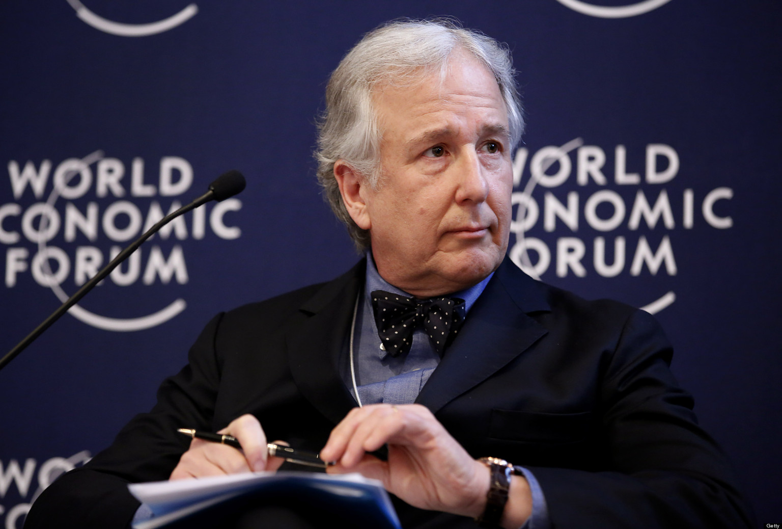 النمو الأفريقى يسير على قضبان لاسلكية