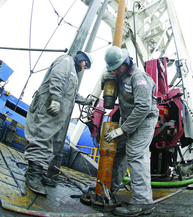 تحسن الأسعار يشجع شركات النفط على ضخ استثمارات جديدة