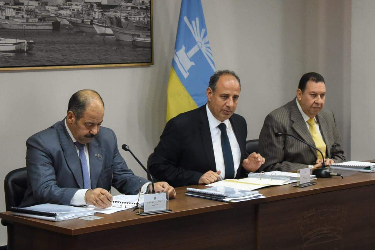 الإسكندرية تُشكل لجانًا لمراجعة السلامة الإنشائية لمباني الكورنيش