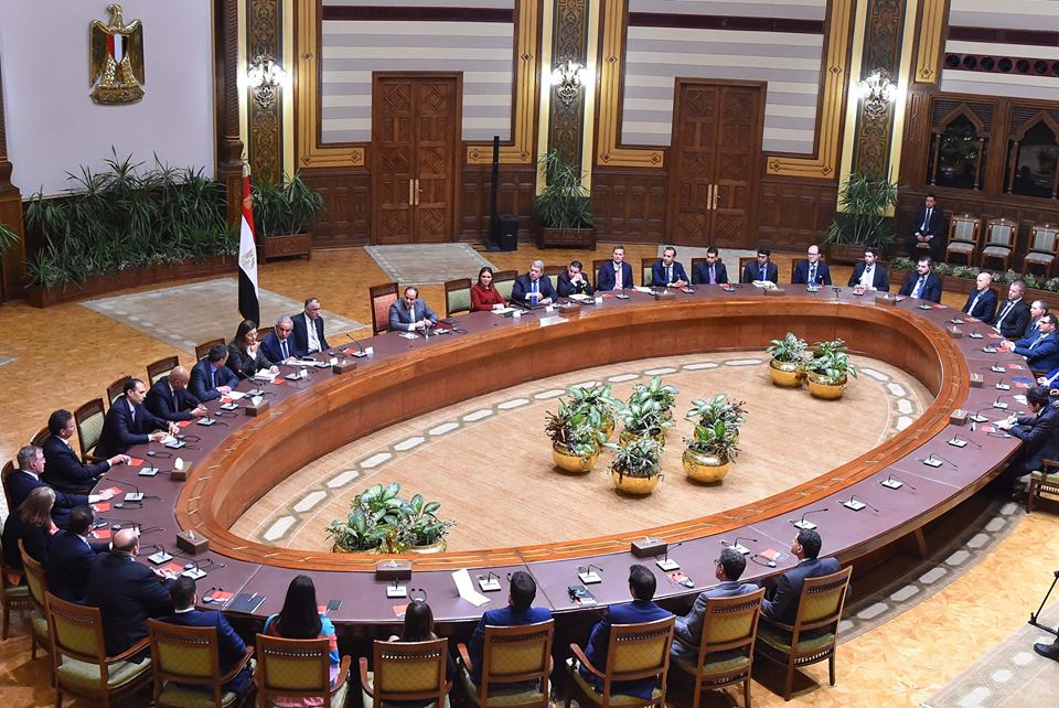 أبوظبي للاستثمار وأليانس برنشتاين وبلاك روك وسنغافورة للاستثمار أبرز المشاركين في اجتماع السيسي اليوم