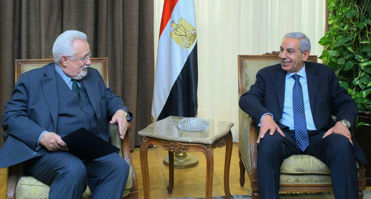 وزير الصناعة