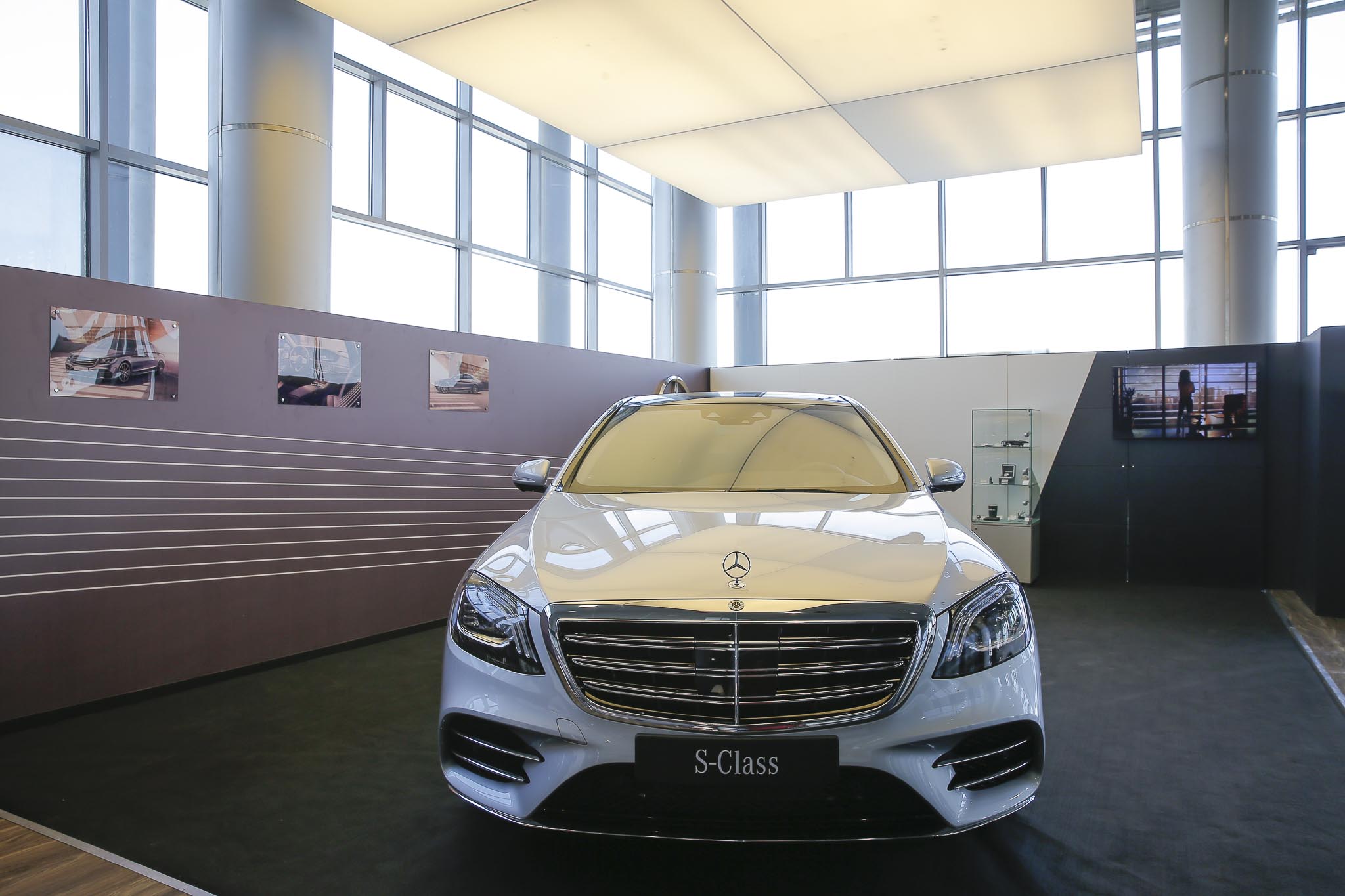 مرسيدس تطلق «S560» للمرة الأولى محلياً