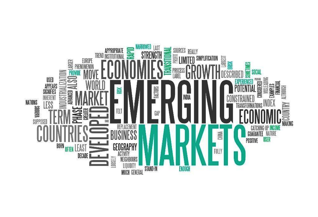 اﻷﺳواق اﻟﻧﺎﺷﺋﺔ ﺗﻌﺎنى من أكبر ﺗدﻓﻘﺎت ﺧﺎرجة خلال عام ونصف العام