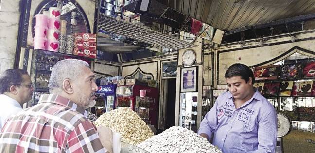 محلات التسالى تستقبل «العيد» بزيادة المعروض