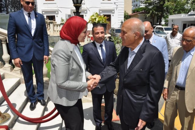 وزيرة الصحة