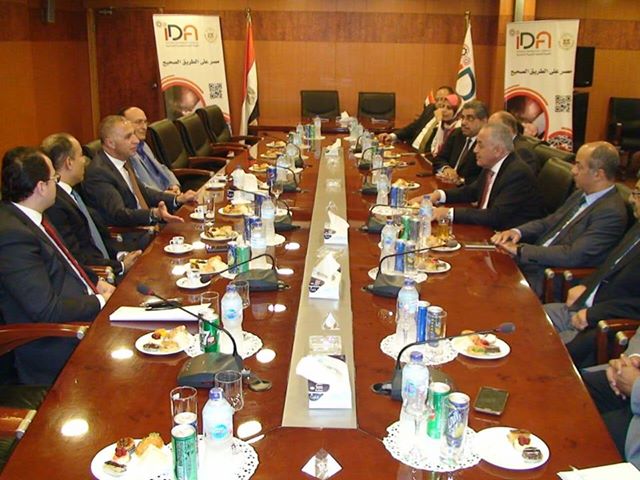 توقيع عقود تطوير منطقتين صناعيتين بالعاشر من رمضان