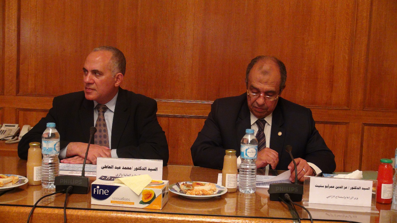 «الزراعة» و«الري» يناقشان تحديد مساحات الأرز في الموسم المقبل