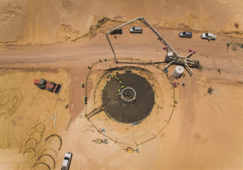 تحالف “أوراسكوم” يوقع اتفاقية إنشاء محطة جديدة للرياح بسيناء