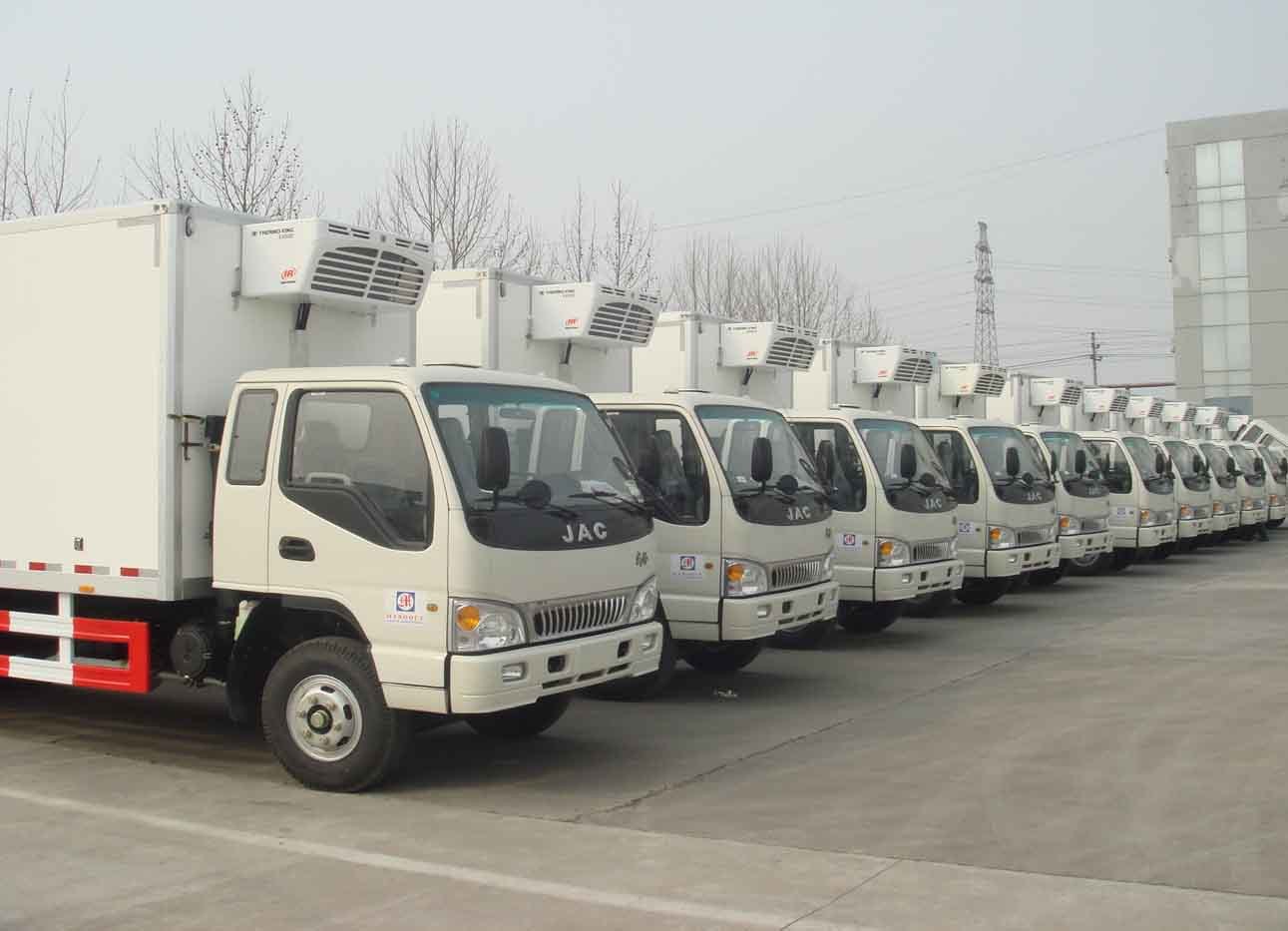 جهاز تنمية المشروعات يوفر ٢٣ سيارة ربع نقل لشباب شمال سيناء بالتعاون مع صندوق تحيا مصر