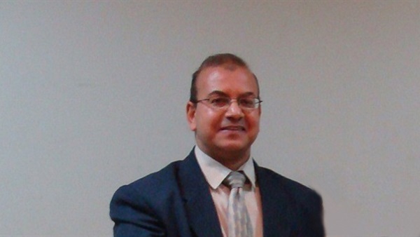 أثري يطالب بعقد مؤتمر لبحث فرص الاستثمار والتنمية فى سيناء