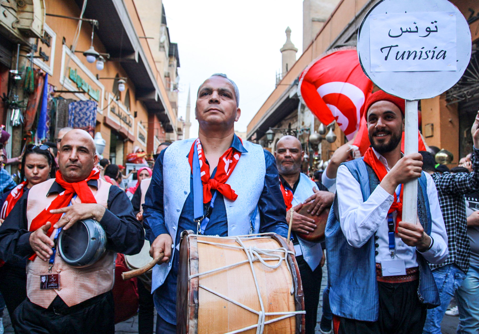مسيرة مهرجان سماع للطبول في شارع المعز