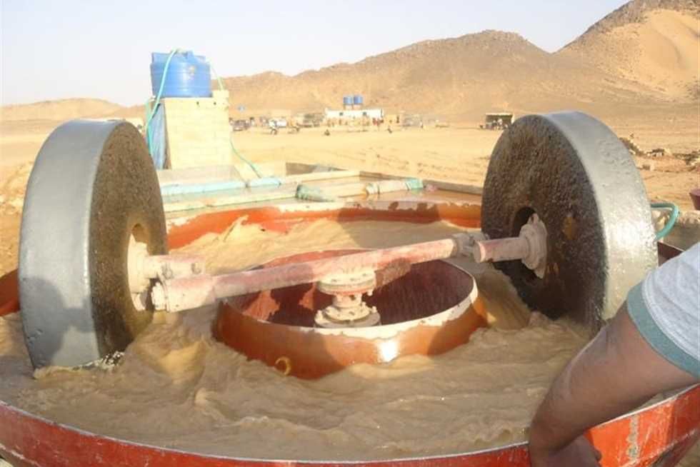إزالة 39 طاحونة مخالفة خاصة باستخراج معدن الذهب الخام بأسوان