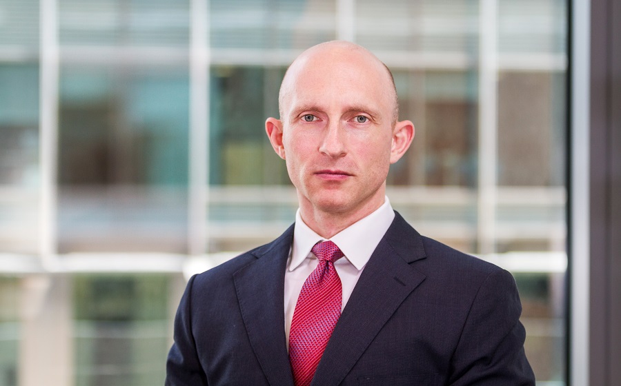 “فيتش”:الانخفاض الحاد لقيمة الجنيه أدى لتحسن الاقتصاد المصرى 