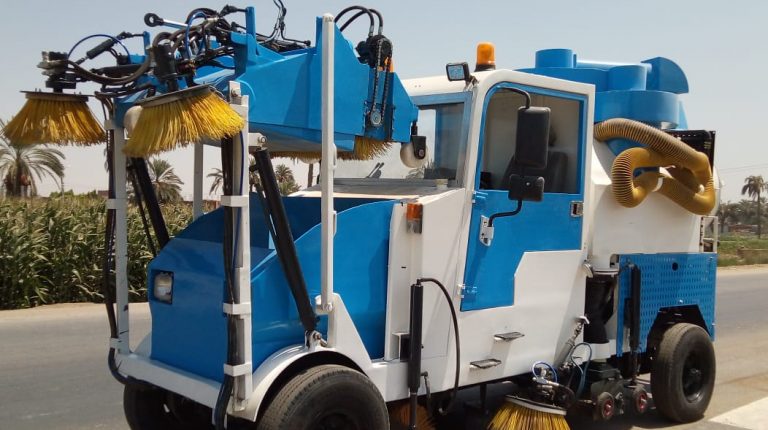 اول سيارة تنظيف