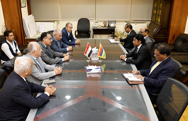 «موريشيوس» تطلب الاستعانة بشركات مقاولات مصرية