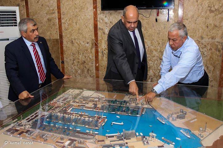 مساعد وزير النقل يتفقد ميناء دمياط