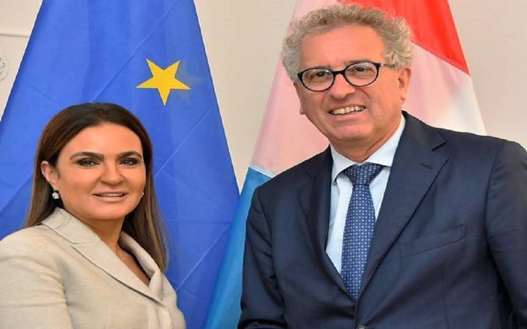 “سحر نصر” تروج للاستثمار في أوروبا