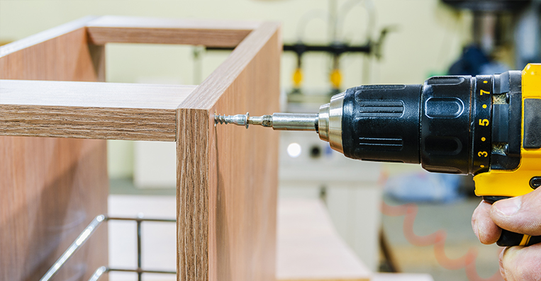 إعداد استراتيجية لتطوير صناعة “الأثاث” 