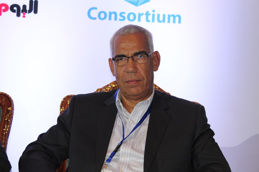 مصطفى عبدالقادر، رئيس مصلحة الضرائب السابق