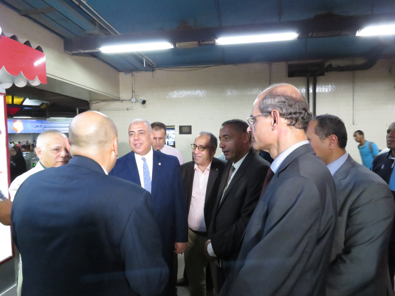 المالية : توريد ماكينة آلية لبيع تذاكر المترو وأخرى لتوفير العملات الفكة