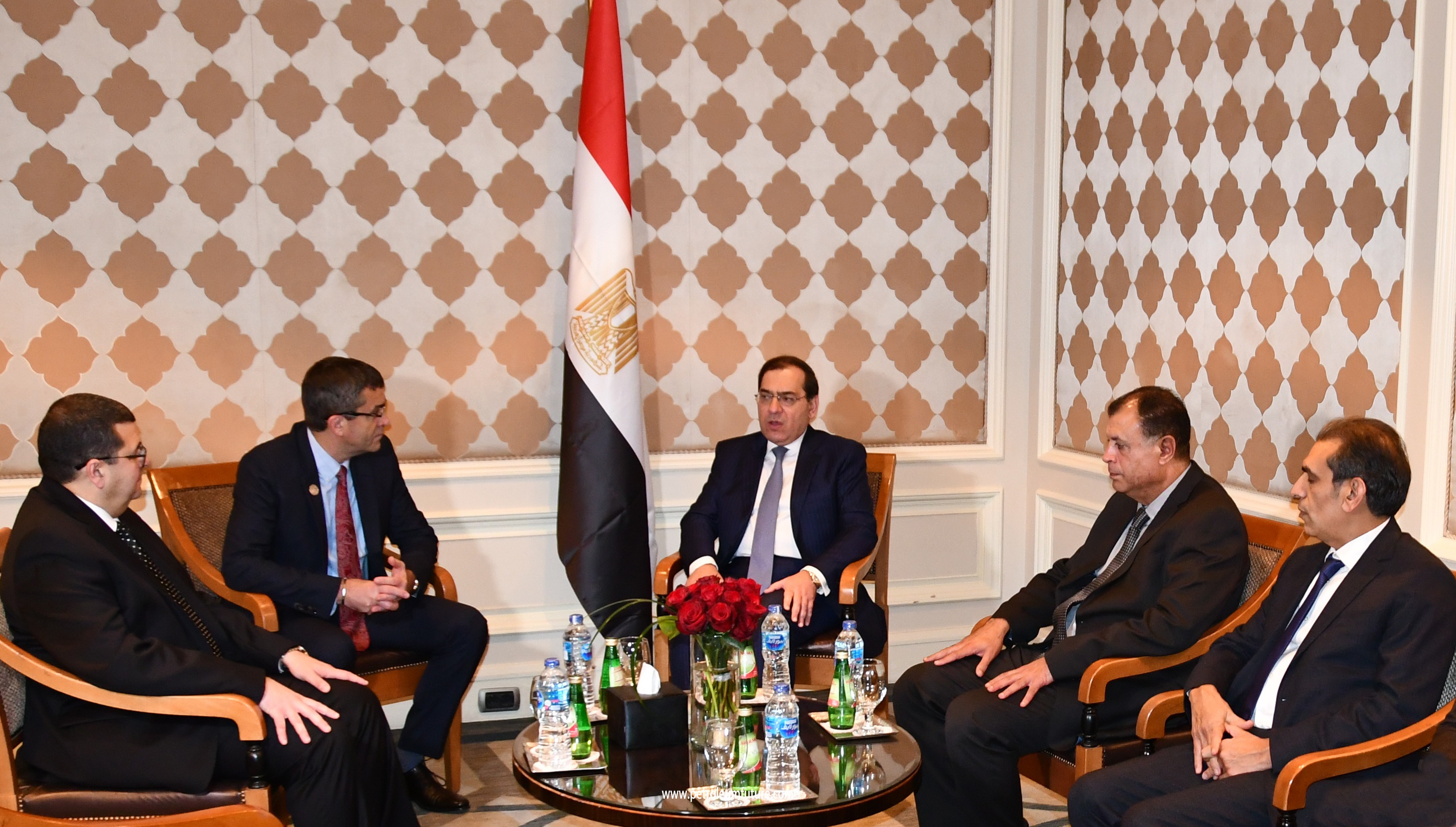 طارق الملا وزير البترول ؛ شركة إكسون موبيل