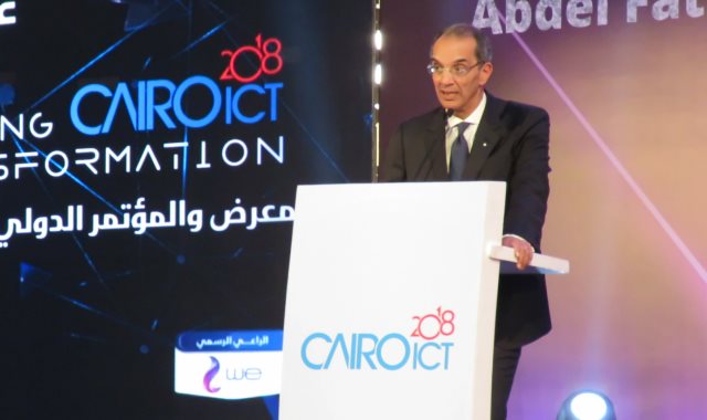 عمرو طلعت وزير الاتصالات