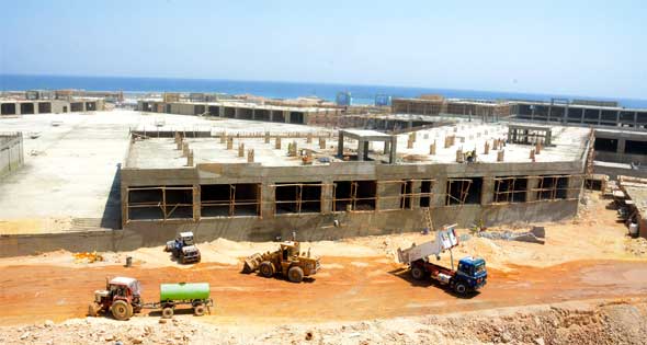 “القناة للموانئ” تفوز بأعمال تكريك ميناء يخوت منتجع الجلالة