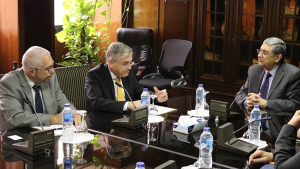 شاكر يبحث مع السفير الألماني سبل تعزيز التعاون بين مصر وألمانيا