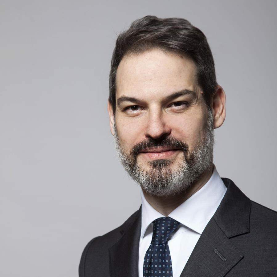 «بونيللي إريدي» يناقش مخاطر تمويل مشروعات الطاقة المتجددة