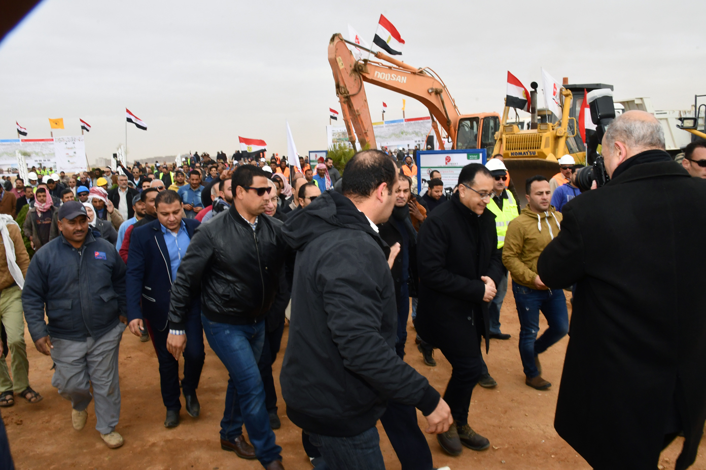 رئيس الوزراء يتفقد فيلات حى “جاردن سيتى الجديدة” بالعاصمة الإدارية