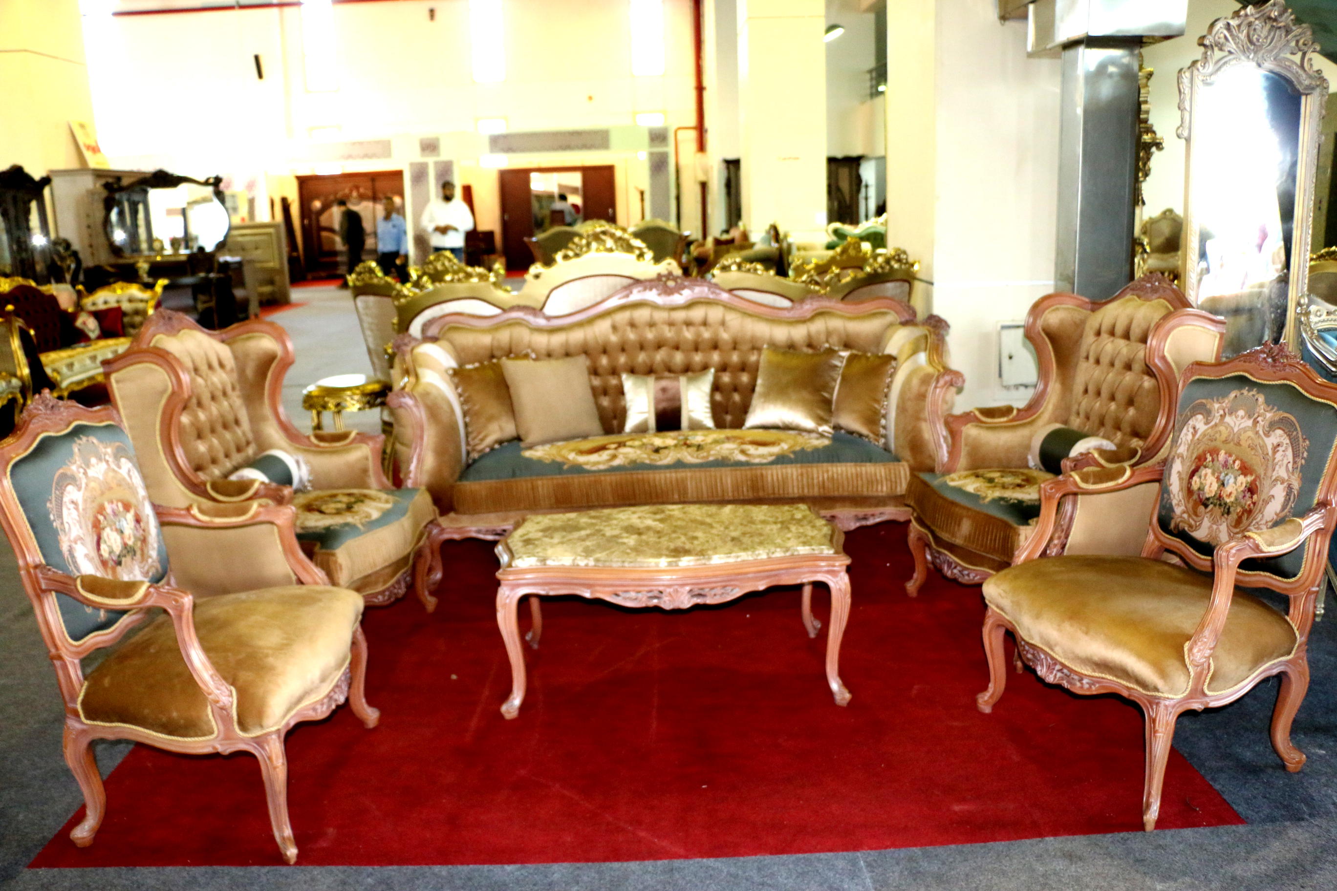 غداً.. “تجارية أسوان” تفتتح معرض أوكازيون دمياط للأثاث