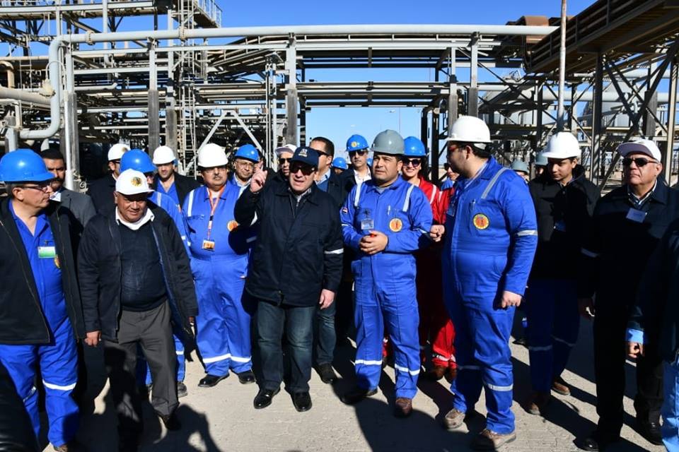 “الملا” يتفقد سير العمل بمنطقة رأس شقير البترولية بخليج السويس