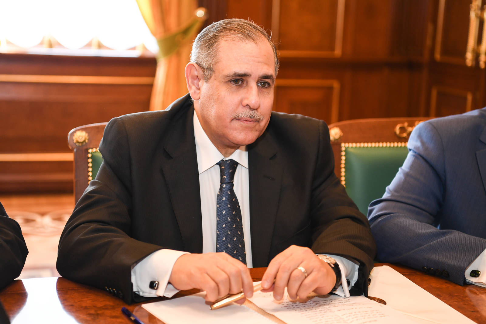 سفير مصر بروسيا: توقفنا عن استيراد الغاز وقريباً سيصبح لدينا فائض للتصدير