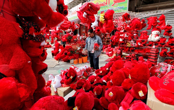 “الفلانتين” ينعش مبيعات الهدايا 