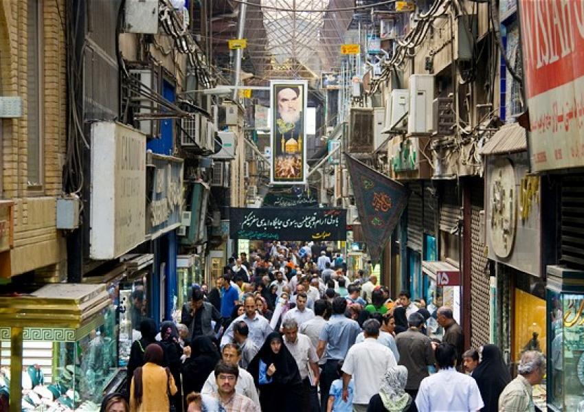 الأوجاع الاقتصادية تهدد “إيران” بعد 40 عامًا من الثورة
